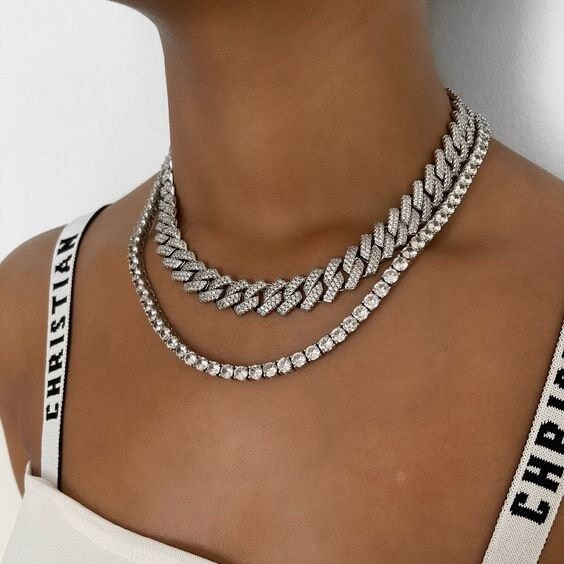 Unisex Cuban Link Chain – 18mm Thick Gold/Silver Hip-Hop Necklace | DOLA Soft
