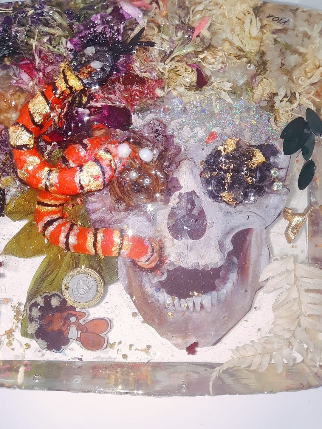 Custom Personalized Resin Art Skull Bouquet – Unique Glamour Home Décor | DOLA Soft