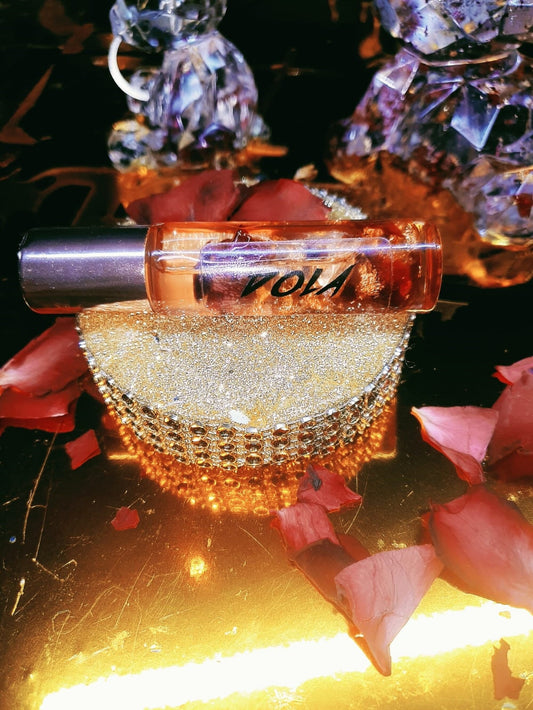 Transparent Lip Oil with Dry Rose Petals and Gold Sheet Flakes by DOLA
