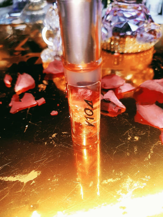 Transparent Lip Oil with Dry Rose Petals and Gold Sheet Flakes by DOLA