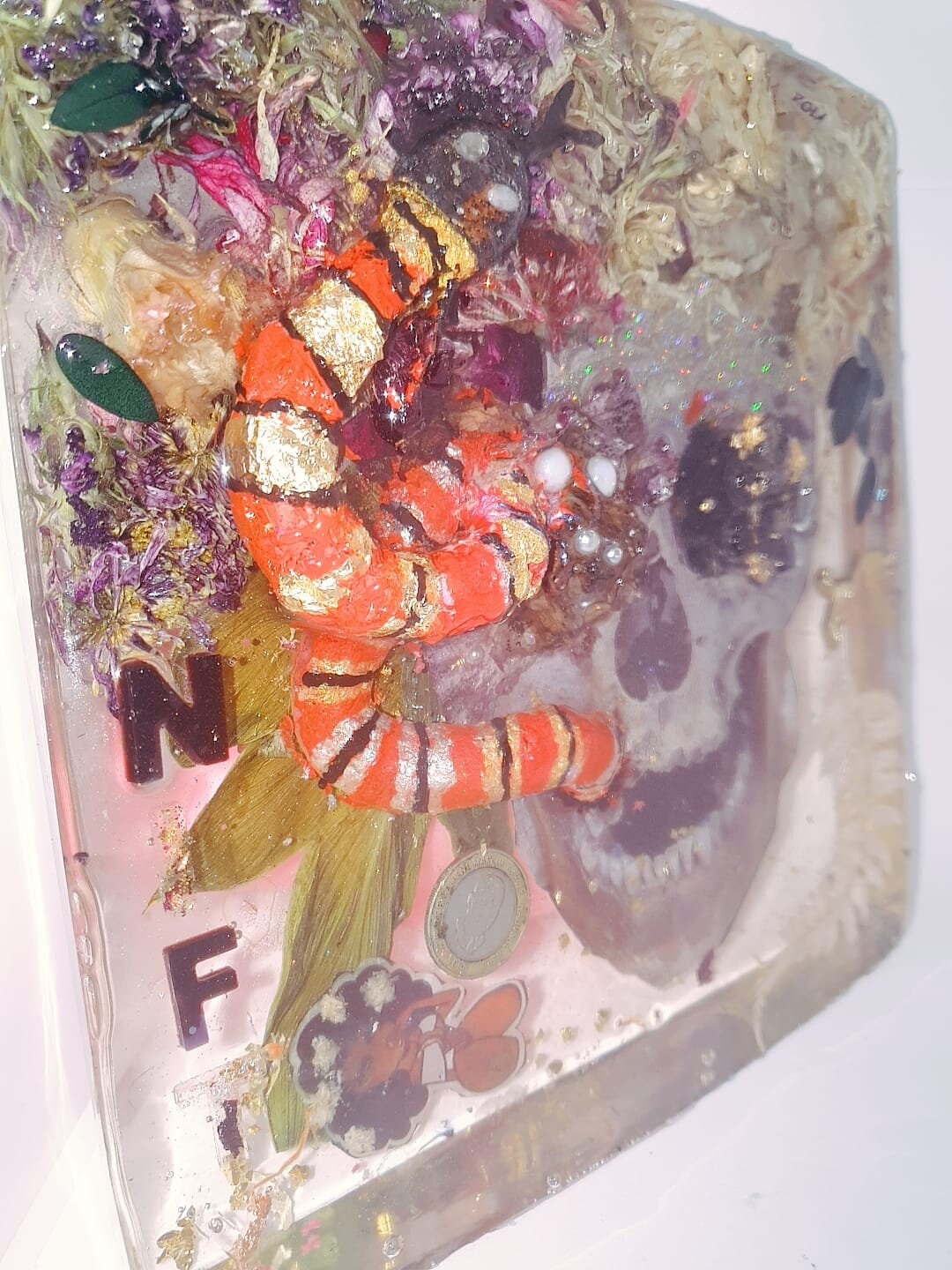 Custom Personalized Resin Art Skull Bouquet – Unique Glamour Home Décor | DOLA Soft